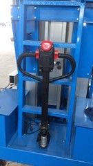 10m lobby / hotels Triple Mast Mobile Work Platforms with Electrical Pulling Device