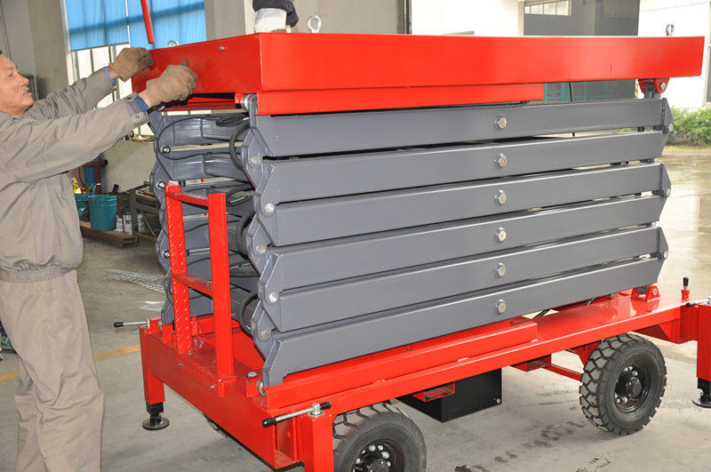 Platform Height 4000mm Hydraulic Mobile Scissor Lift For Lifting 1000Kg